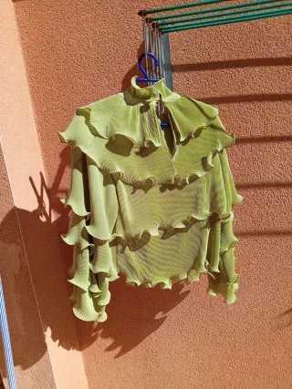 Camisa volantes pistacho