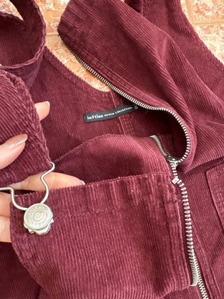 Peto morado de pana con cremallera