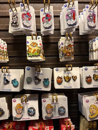Pins Disneyland Paris Febrero 2026