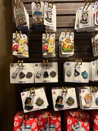 Pins Disneyland Paris Febrero 2026