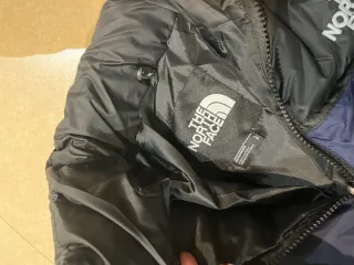 Chaqueta The North Face Azul y Negra