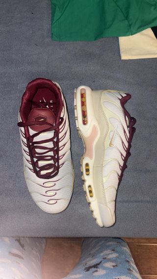 Nike Air Max TN Granate y Blanco