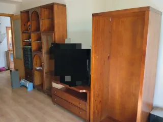 SE REGALA!!!!!! Muebles de madera y cristal