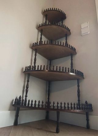 Estantería Esquinera Nogal Artesanal