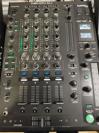 Cabina Denon DJ 2 SC6000 + X1800 Prime