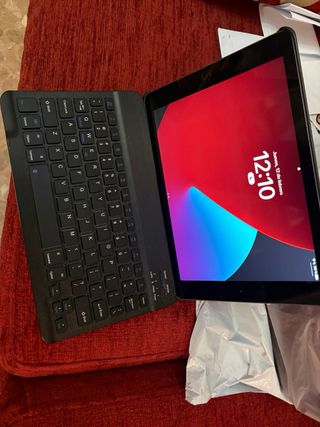 iPad 2018 con funda y teclado