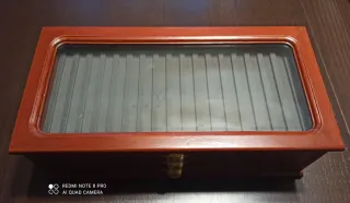 Mueble Expositor Plumas