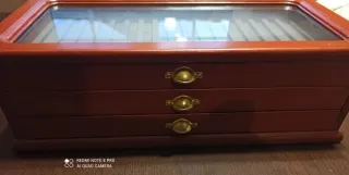 Mueble Expositor Plumas