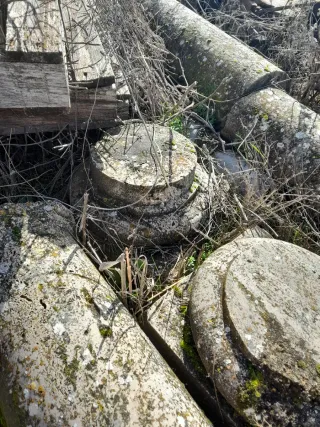 2 Columnas de piedra 2,50m aprox
