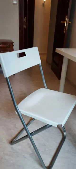 Silla plegable blanca Ikea