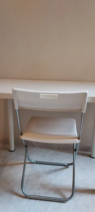 Silla plegable blanca Ikea