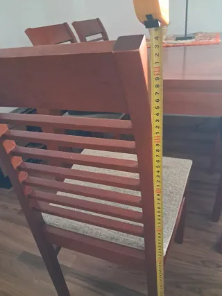 Mesa comedor extensible y 4 sillas madera