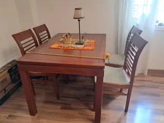 Mesa comedor extensible y 4 sillas madera