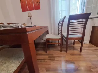 Mesa comedor extensible y 4 sillas madera