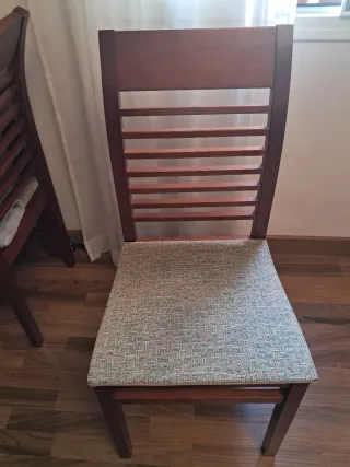 Mesa comedor extensible y 4 sillas madera