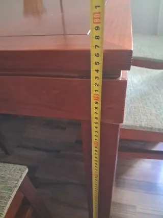 Mesa comedor extensible y 4 sillas madera