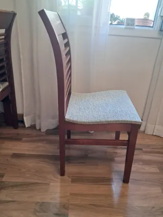 Mesa comedor extensible y 4 sillas madera