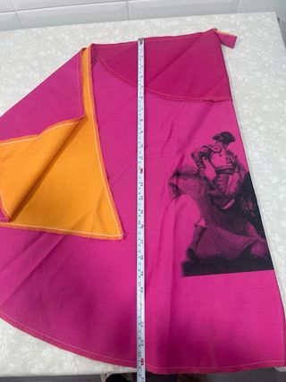 Capote de torear infantil ( tamaño 64cm).