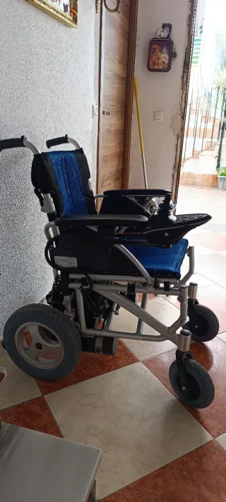Silla de ruedas eléctrica plegable