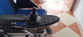 Silla de ruedas eléctrica plegable