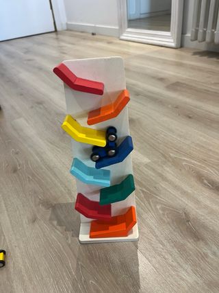 Juguete de madera artesanal para niños