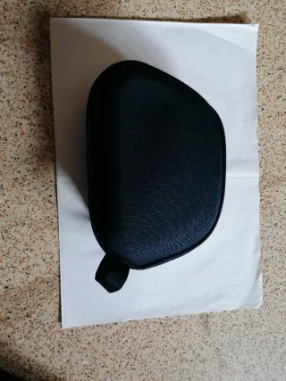 Pochette Roberta di Camerino nera e oro