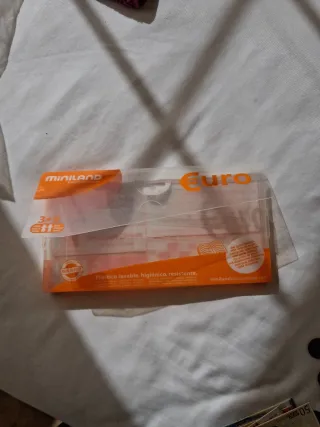 Billetes y monedas de juguete