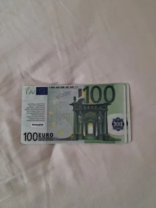 Billetes y monedas de juguete