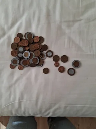 Billetes y monedas de juguete