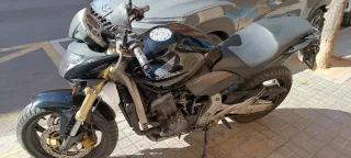Honda CBF 600 Naked Negra.