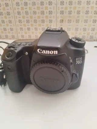 Cámara Canon EOS 70D + Cargador