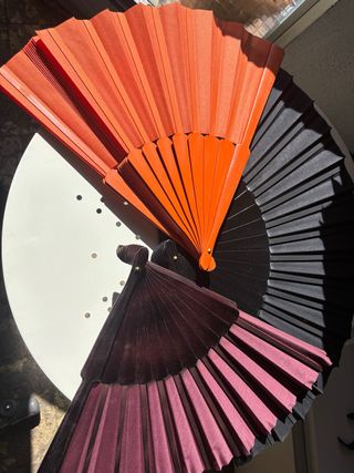 Abanicos artesanales de madera