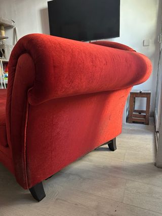 Diván de terciopelo rojo