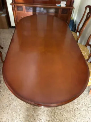 Mesa comedor madera y 6 sillas clásicas