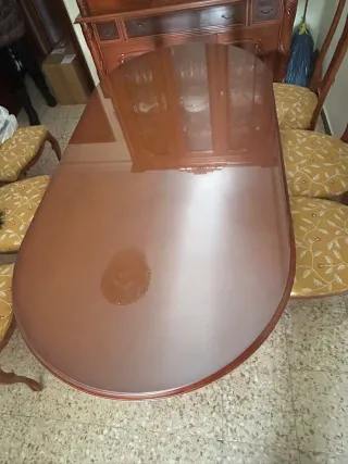 Mesa comedor madera y 6 sillas clásicas