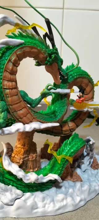 Figura Dragon Ball Shenron y Goku