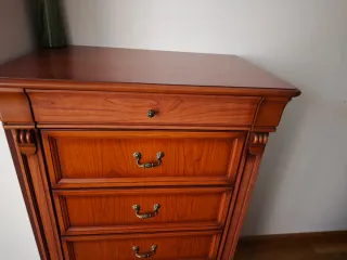 Cabecero, dos mesitas y Sinfonier de madera maciza