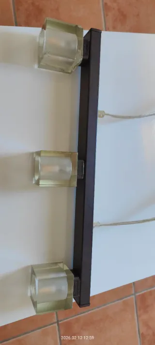 Lámpara de techo moderna cristal y madera