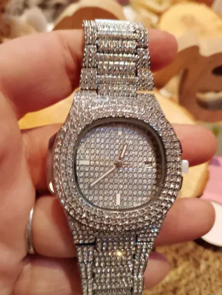 Reloj de Lujo con Pedrería Unisex