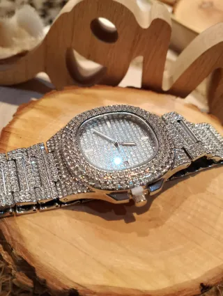 Reloj de Lujo con Pedrería Unisex