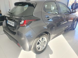 TOYOTA YARIS 2024 HYBRID AUTOMATICO