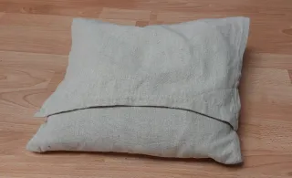 Hamaca de tela beige y blanca