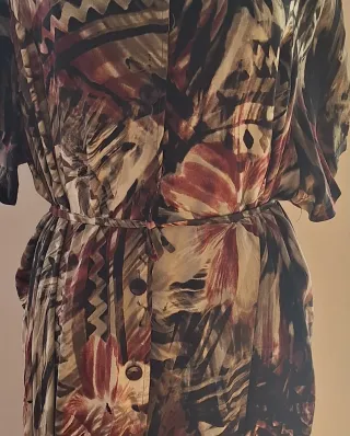 Vestito maniche corte con laccio e bottoni