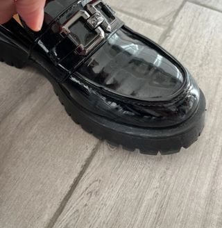 Stringata donna vernice nera con fibbia