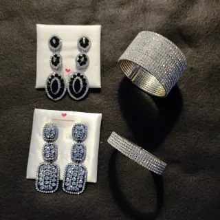 Lola Casademunt Pendientes y Pulseras