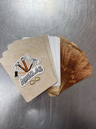 Abuelas con Hachas, Juego de Cartas