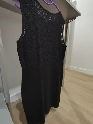Vestido negro con encaje