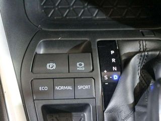 Toyota Rav4 2.5l 220H Advance