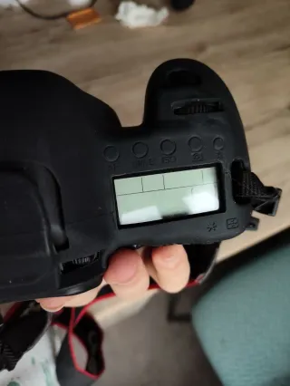 Cámara Reflex Canon 6D - 27000 disparos