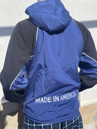 Chaqueta Marty Supreme azul y negra